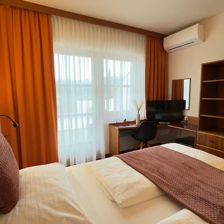 Vitalhotel Krainz Лойперсдорф бай Фюрстенфелд Екстериор снимка