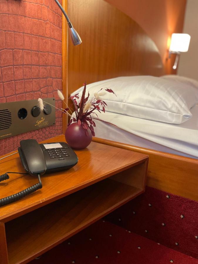 Vitalhotel Krainz Лойперсдорф бай Фюрстенфелд Екстериор снимка