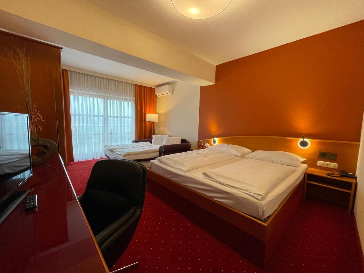 Vitalhotel Krainz Лойперсдорф бай Фюрстенфелд Екстериор снимка