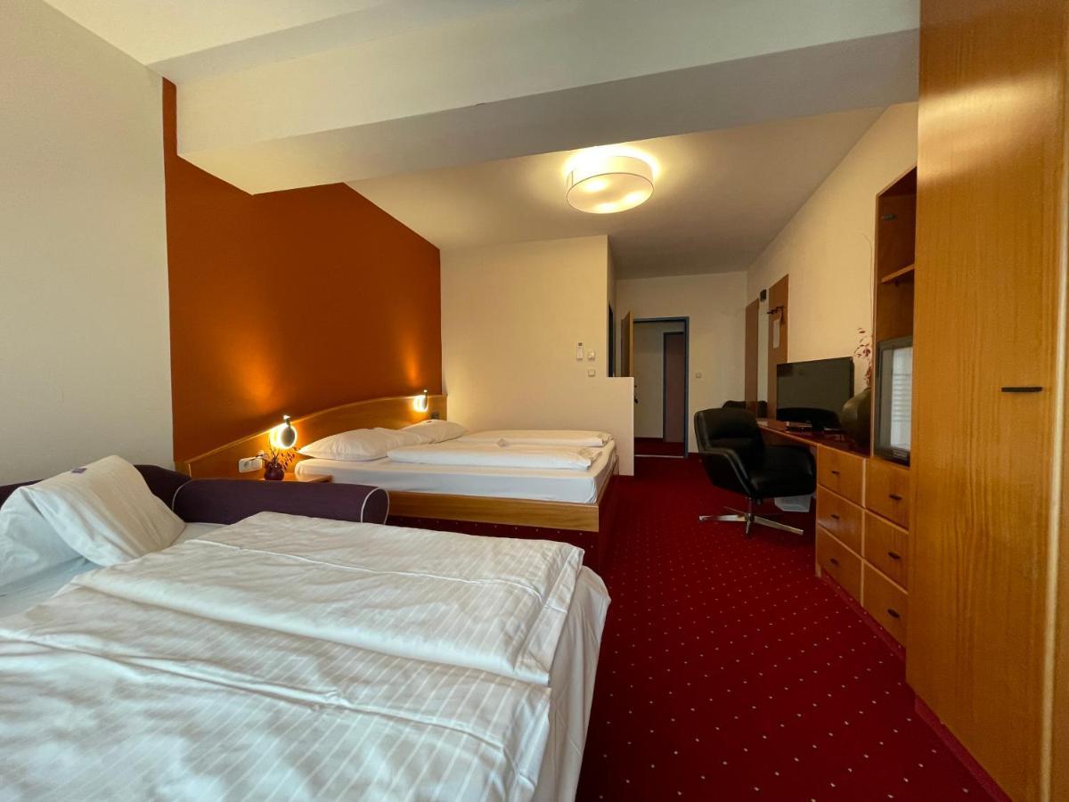 Vitalhotel Krainz Лойперсдорф бай Фюрстенфелд Екстериор снимка