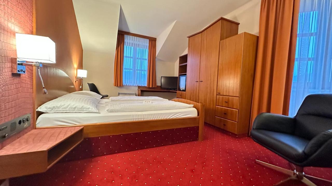 Vitalhotel Krainz Лойперсдорф бай Фюрстенфелд Екстериор снимка