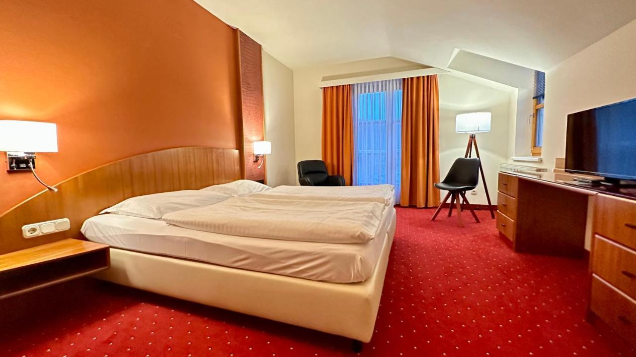 Vitalhotel Krainz Лойперсдорф бай Фюрстенфелд Екстериор снимка