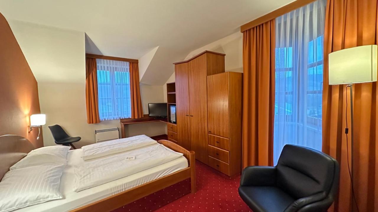 Vitalhotel Krainz Лойперсдорф бай Фюрстенфелд Екстериор снимка