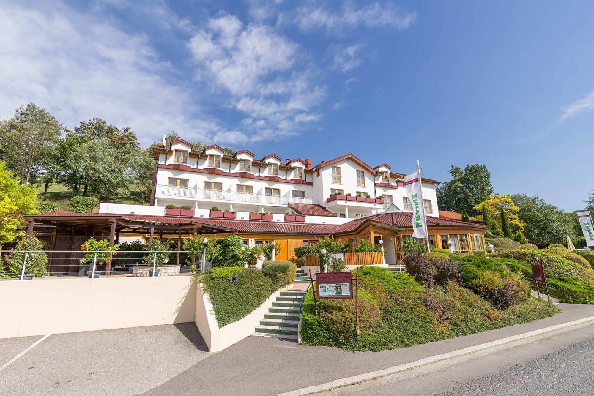 Vitalhotel Krainz Лойперсдорф бай Фюрстенфелд Екстериор снимка